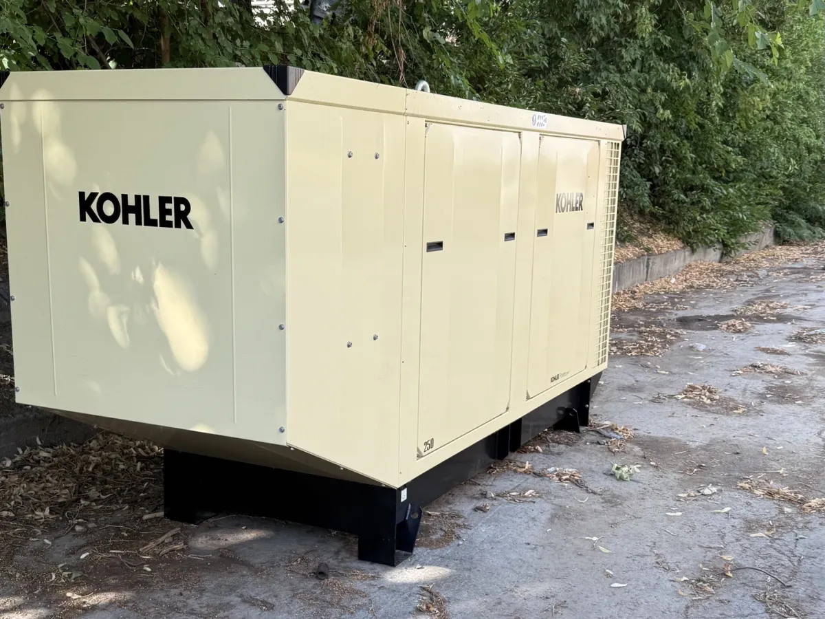 Generator de rezervă de 250 kVA (Kohler J250K)